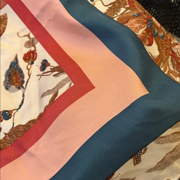 Weekend MaxMara Onesto Abstract Floral Pure Silk Scarf - Picture 7 of 7